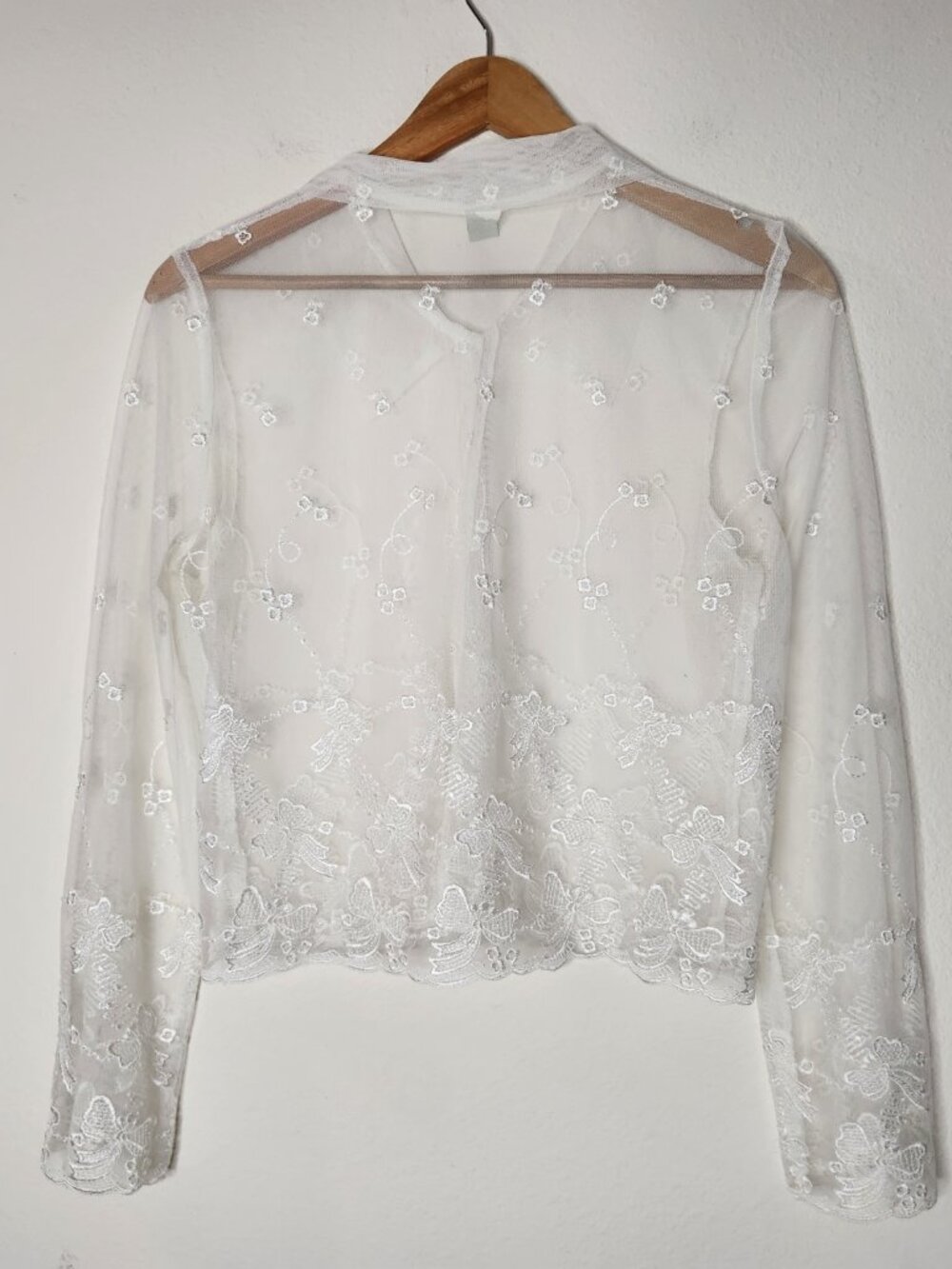Via 101 Lace Collared Embellished Long Sleeve Button Down Bow Print Top Crop - Picture 5 of 5